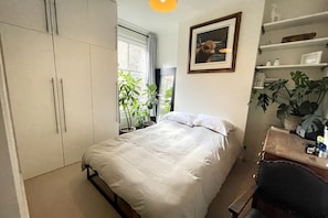1 bedroom, bed sheets - Stylish & Peaceful 1 Bedroom Flat, Clapham! (London)