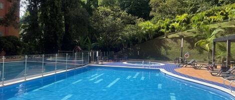 Outdoor pool, a heated pool