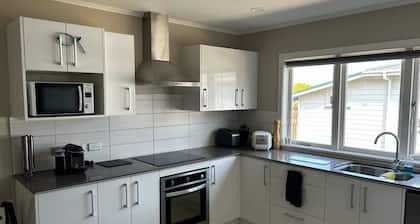 Spacious 2BR Home in the Suburbs