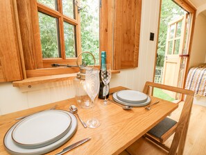 Dining - The Happy Hut (Christchurch)