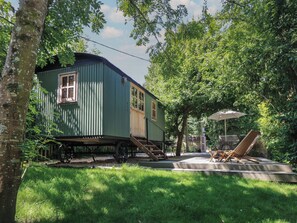 Exterior - The Happy Hut (Christchurch)