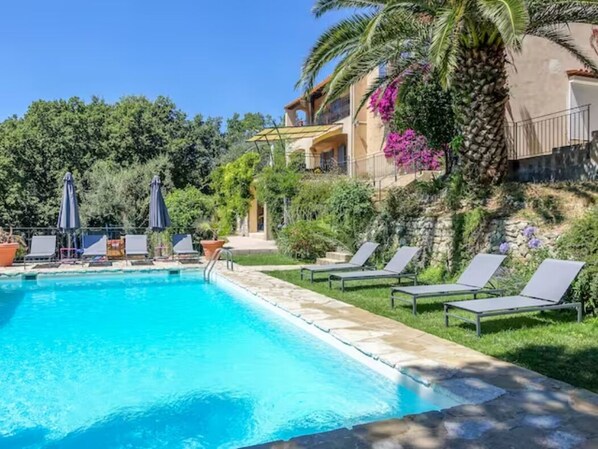 Piscine extérieure, piscine chauffée