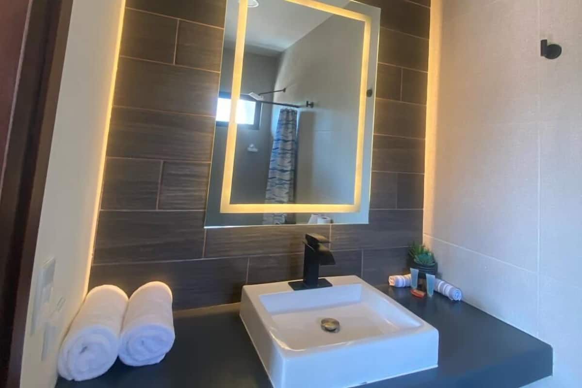 Comfort eenpersoonskamer | Badkamer