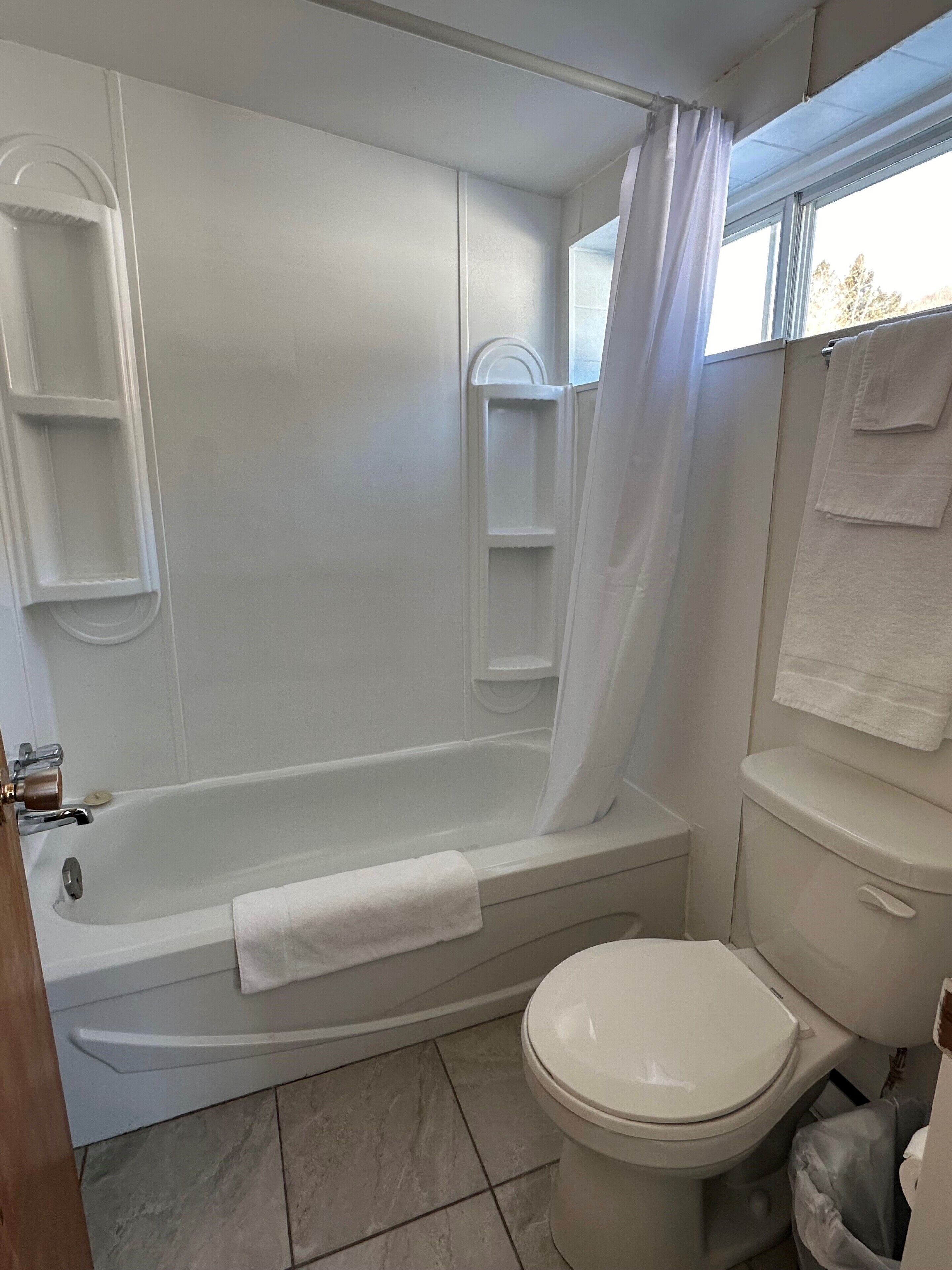 Family Room | Bathroom