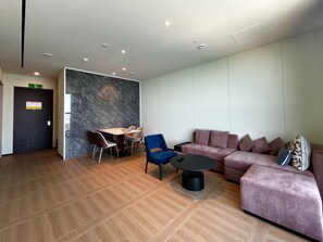 Desk, free WiFi, bed sheets - Tanibay Hotel & Wedding (Ulsan)