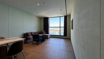 1 bedroom, desk, free WiFi, bed sheets