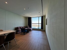 Penthouse | Desk, free WiFi, bed sheets