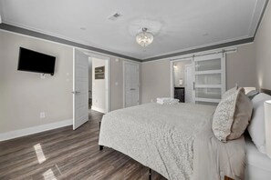 3 bedrooms, iron/ironing board, travel crib, free WiFi