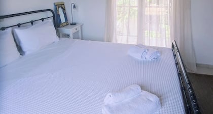 Seaside House With Mountain View