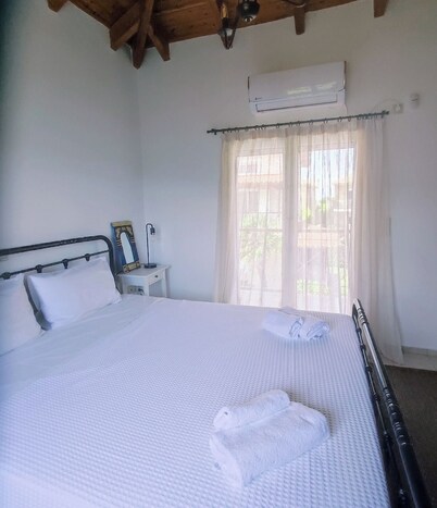 Seaside House With Mountain View