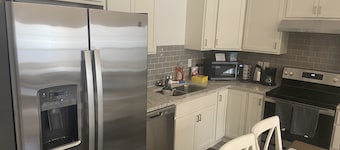 Shantiniketan B 10 /2110 / 50 minutes to the Disney 2 mile to down town Tavares.