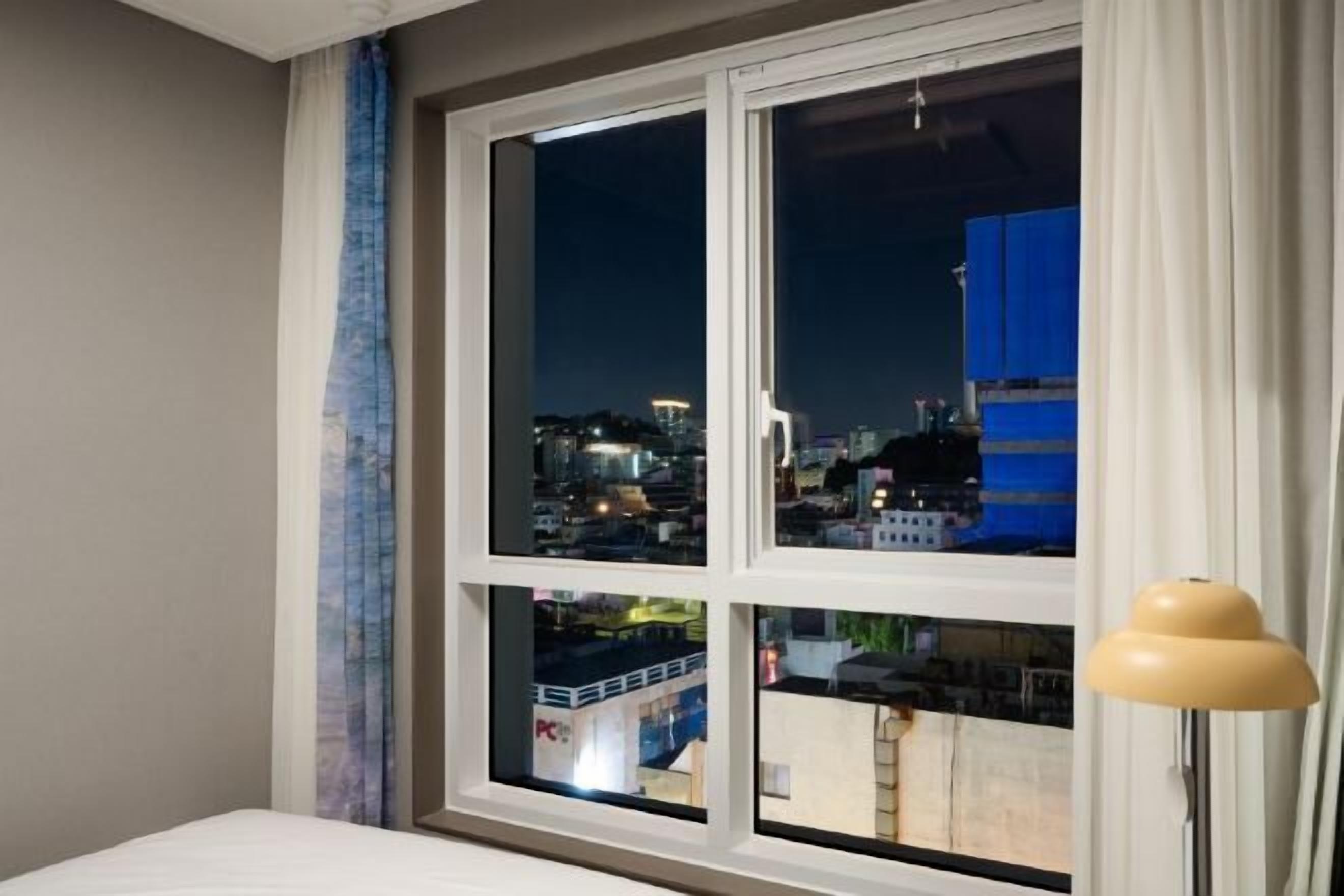 免费 WiFi、床单