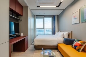 Deluxe Ocean Double(Dolby Atmos Room) | Free WiFi, bed sheets - Radiant Nampo Hotel (Busan)