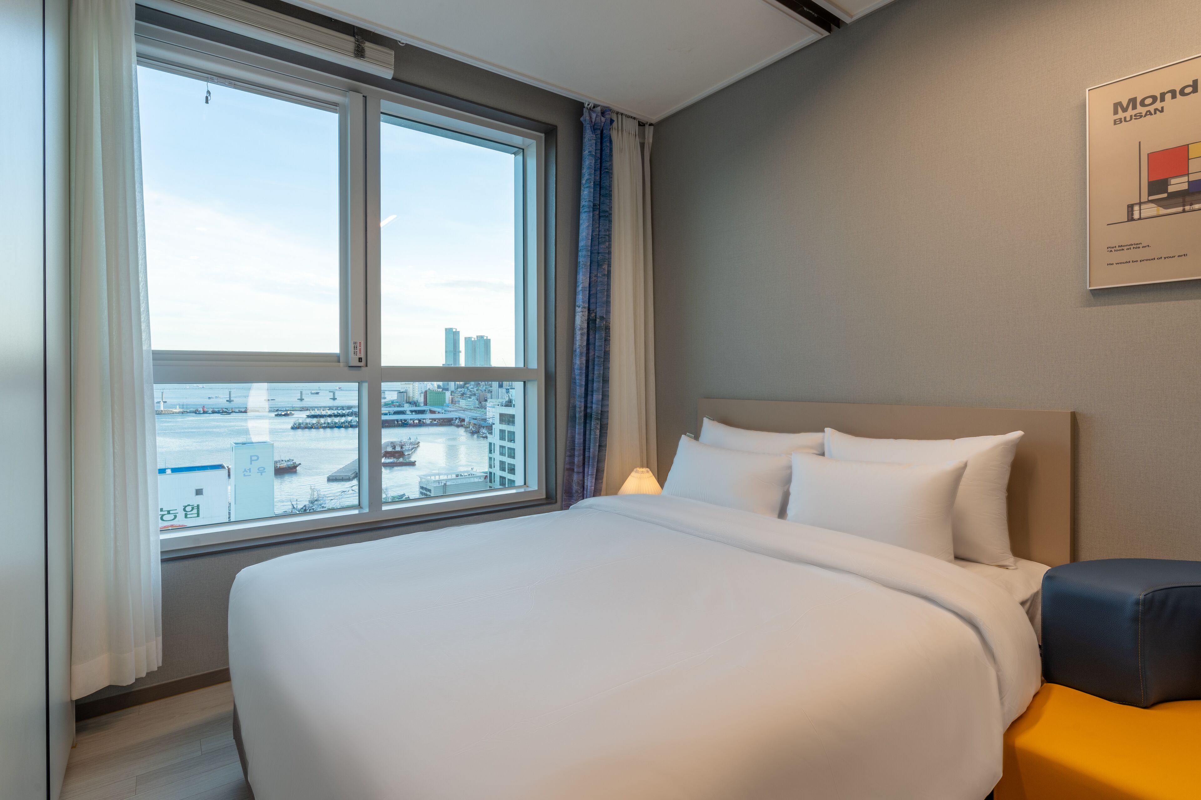 Deluxe Ocean Double(Dolby Atmos Room) | Free WiFi, bed sheets