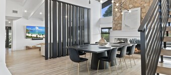 Miami Lux Mansion/Lakefront Views/Pool & Mini Golf