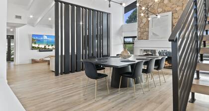 Miami Lux Mansion/Lakefront Views/Pool & Mini Golf