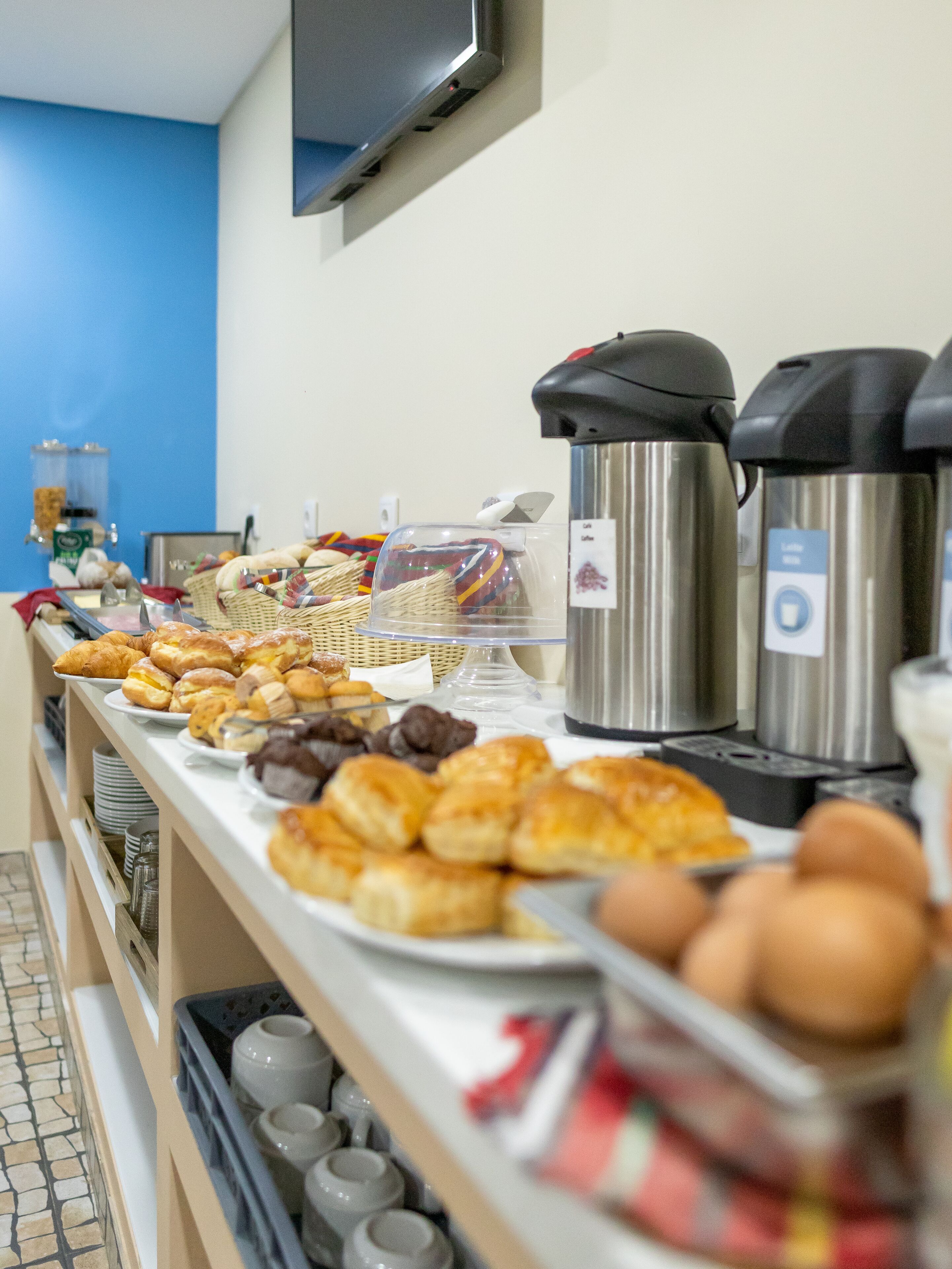 含每日吃到飽早餐