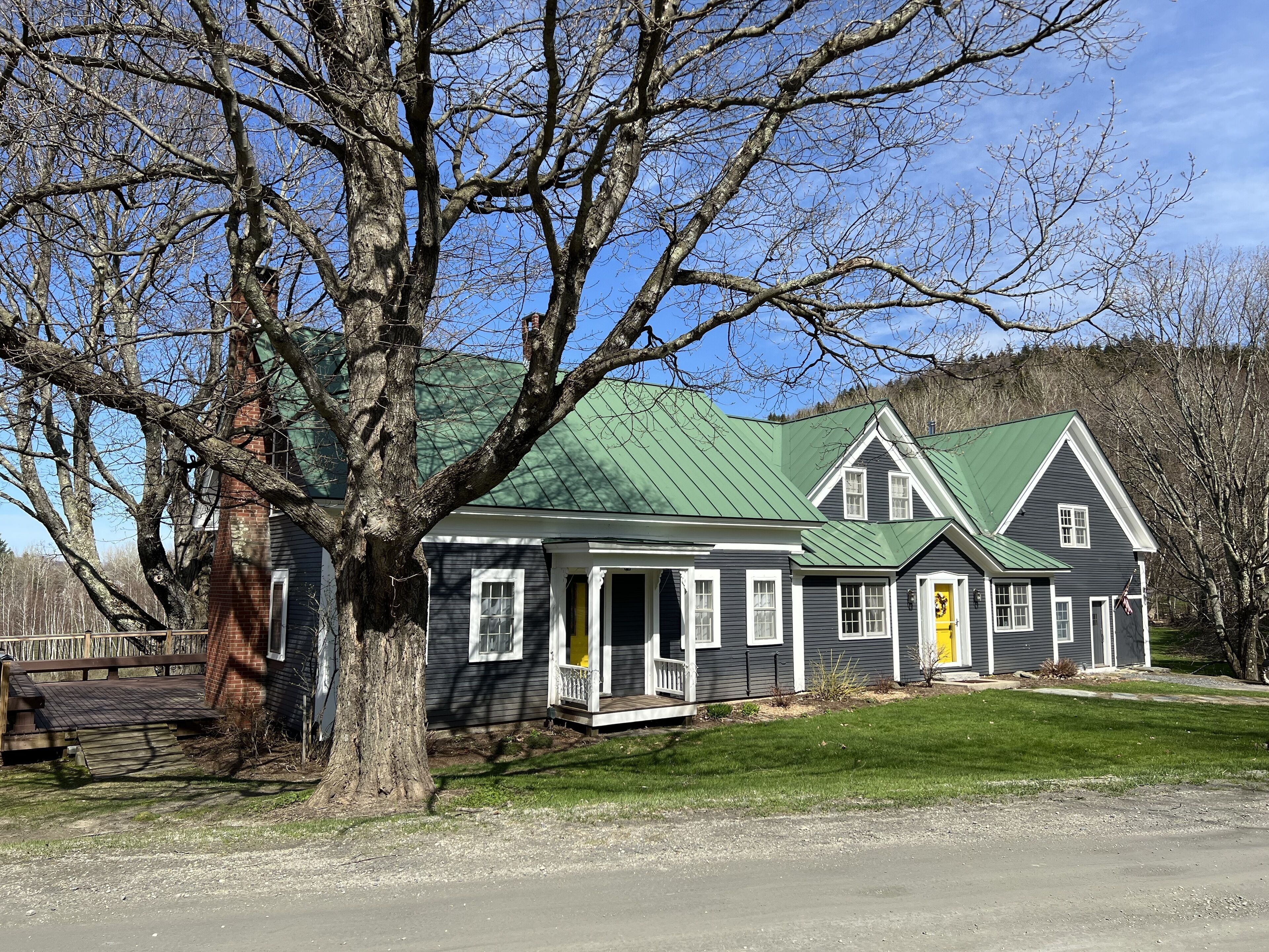 Heart of the Mad River Valley: 5 bed / 5 bath, 5 minutes from Sugarbush Resort.