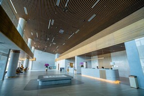 Lobby - S1823 Executive Family Apec Mandala Wyndham Cham Bay Mui Ne 2 Beds size King 1,8 (Phan Thiet)