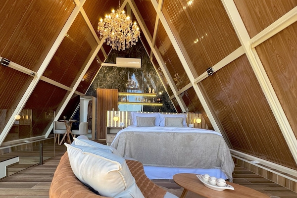 Superior Chalet | 1 bedroom, desk, laptop workspace, WiFi (free)