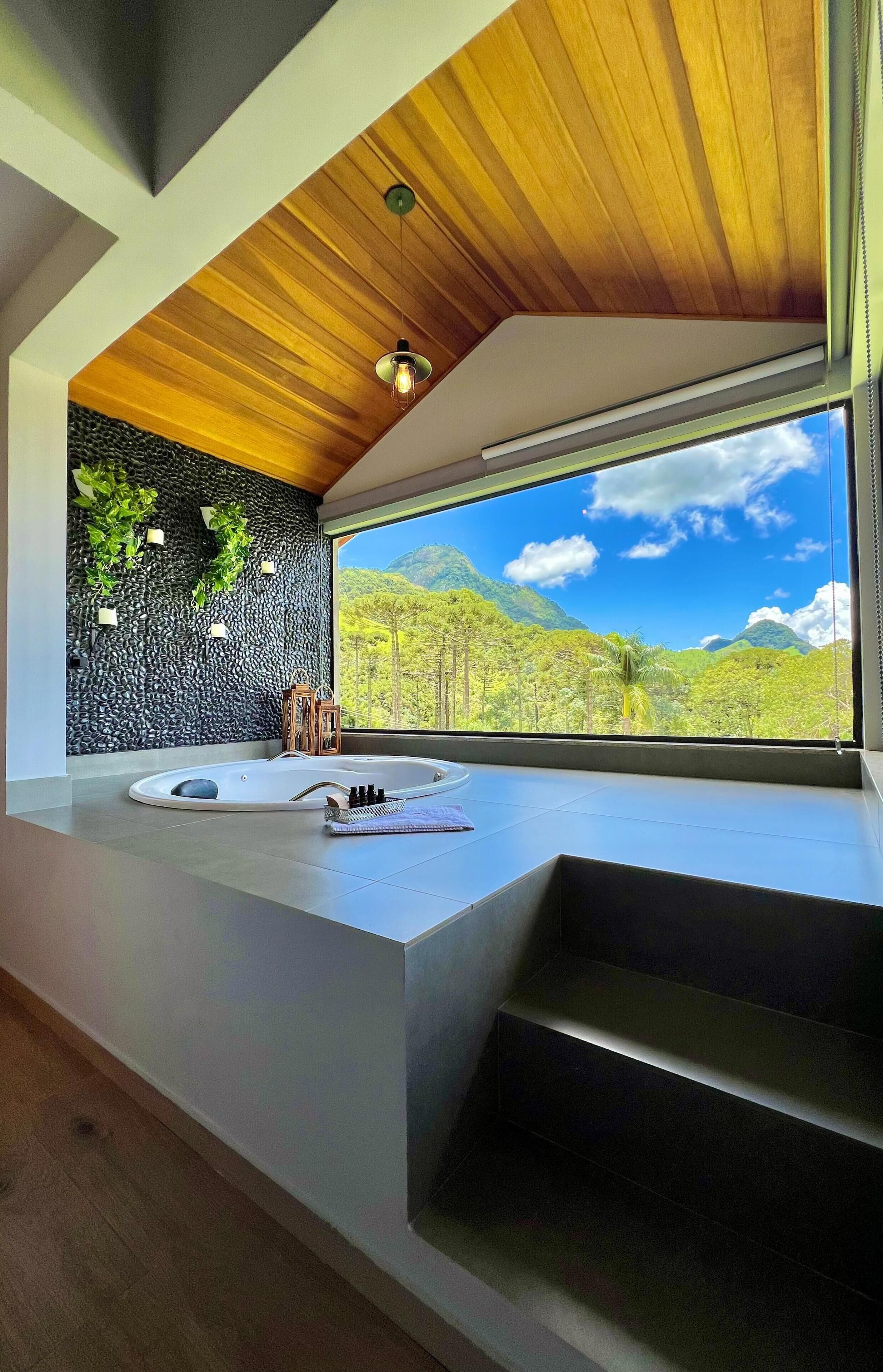 Chalet Deluxe, 1 cama Queen size | Área de sala de estar | Smart TV de 32 pulgadas con canales digitales, chimenea y Netflix 