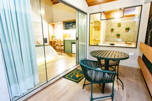 Deluxe Chalet, 1 Queen Bed | Terrace/patio