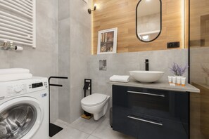 Bathroom - Spacious Apartment by Renters (Warsaw)