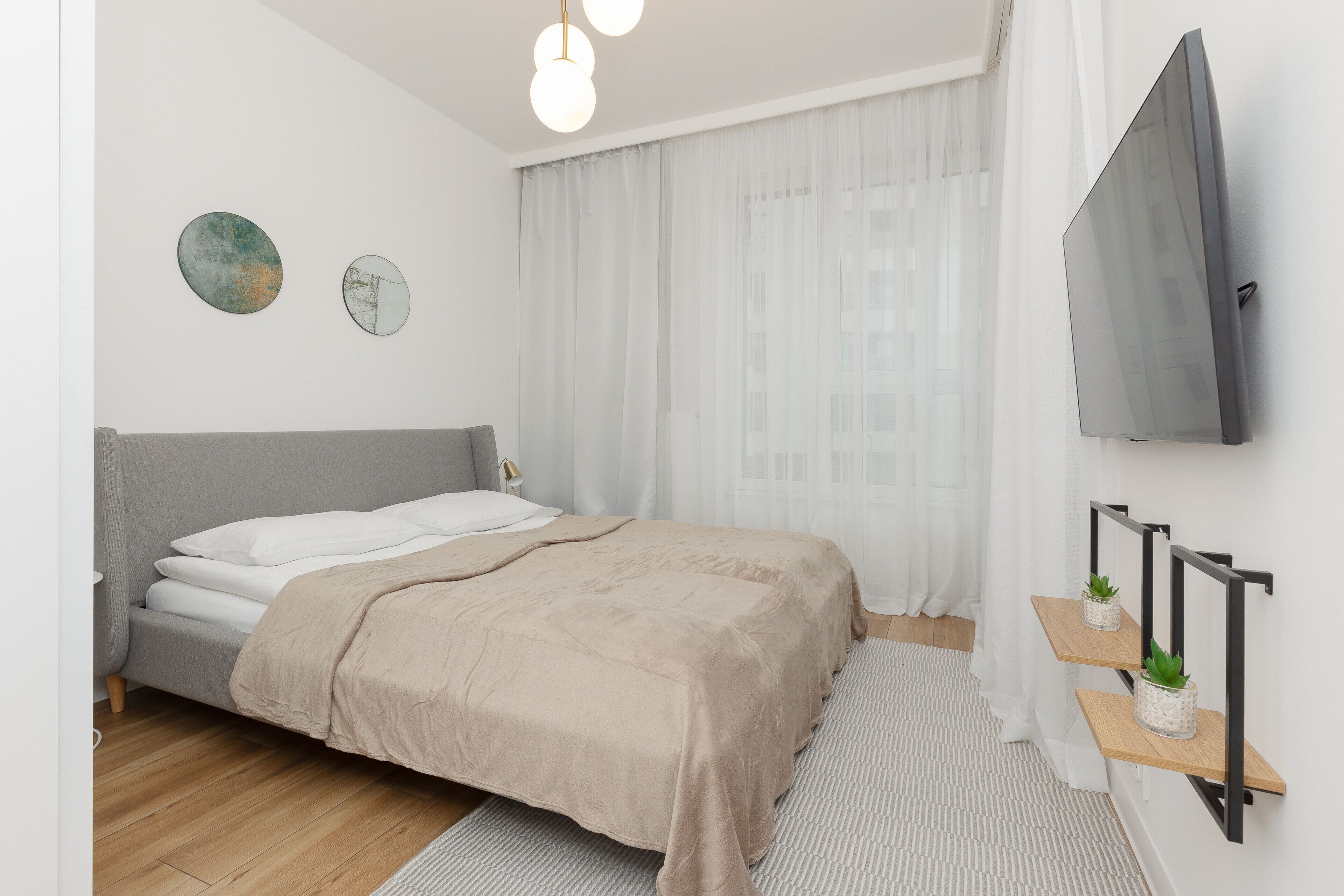 Apartment, 1 Bedroom, Balcony | 1 bedroom, bed sheets