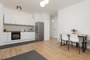公寓, 1 間臥室, 陽台 | 私人廚房 | 洗碗機、鍋具/餐盤/廚房用品