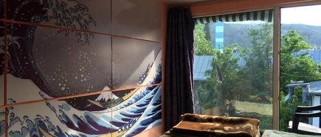 4 slaapkamers, een strijkplank/strijkijzer, wifi, beddengoed