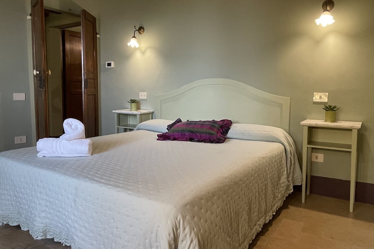 Standard Apartment, 1 Bedroom, Courtyard View, Tower | 1 bedroom, iron/ironing board, free WiFi, wheelchair access