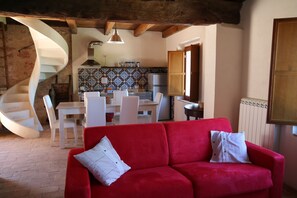 Deluxe-Apartment, Whirlpool, Turm | Eigene Küche | Großer Kühlschrank, Ofen, Herdplatte, Kochgeschirr/Geschirr/Besteck