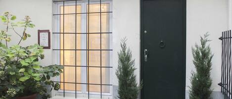 تفاصيل الفندق من الخارج