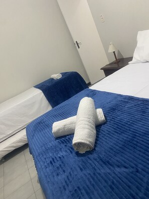 3 bedrooms, iron/ironing board, WiFi, bed sheets - Apt em Frente à Praia no Circuito do Carnaval em Frente ao Camarote Salvador 3/4 (Ondina Salvador)