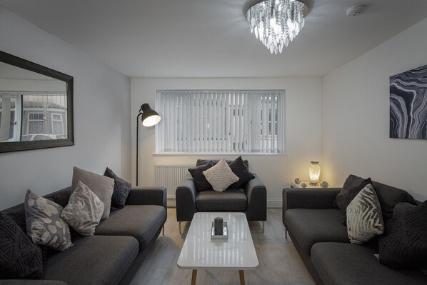 Living area - Lovely Home in Blackpool (Blackpool)