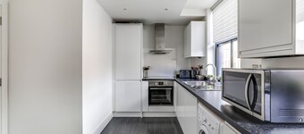 Relocators | Contractors - Exceptional Spacious Apartment