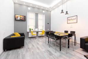Dining - ⭐MODERN DESIGN ☕FREE-BEER & BREAKFAST ❤️AIRCO (Budapest)
