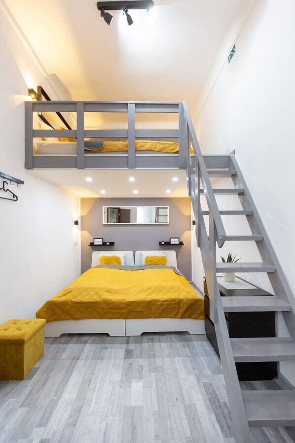 4 bedrooms, in-room safe, iron/ironing board, travel cot - ⭐MODERN DESIGN ☕FREE-BEER & BREAKFAST ❤️AIRCO (Budapest)