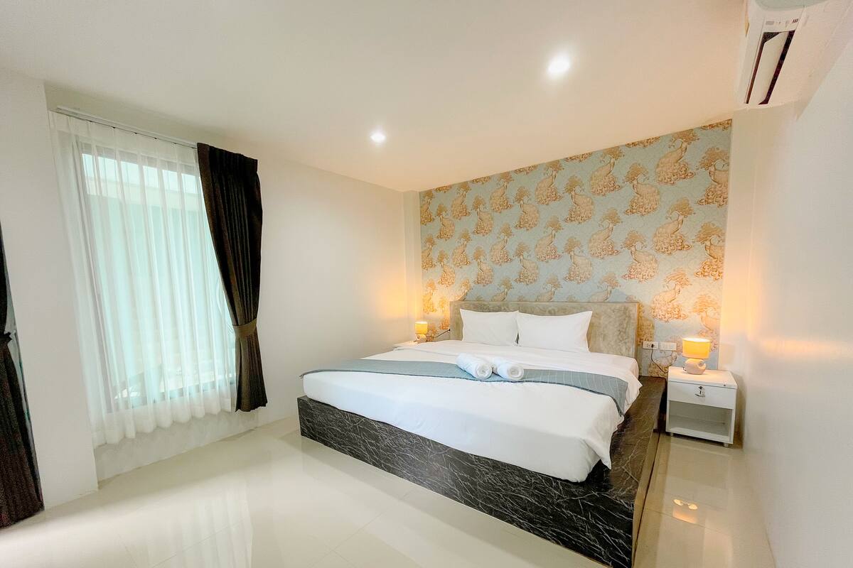 1 chambre, décoration personnalisée, ameublement personnalisé, bureau