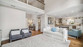 Smart TV 75-inch có truyền hình kỹ thuật số, lò sưởi, Netflix