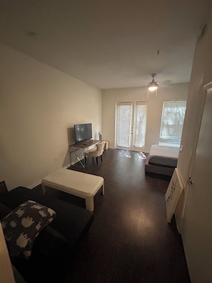 1 chambre, fer et planche Ă repasser, Wi-Fi, draps fournis