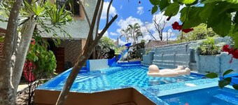 Casa Real con tobogán de agua privada