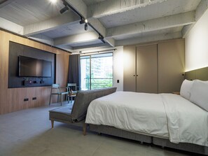 1 bedroom, in-room safe
