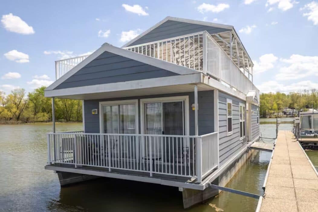 3 BR Floating Cabin #2 - Dog Friendly