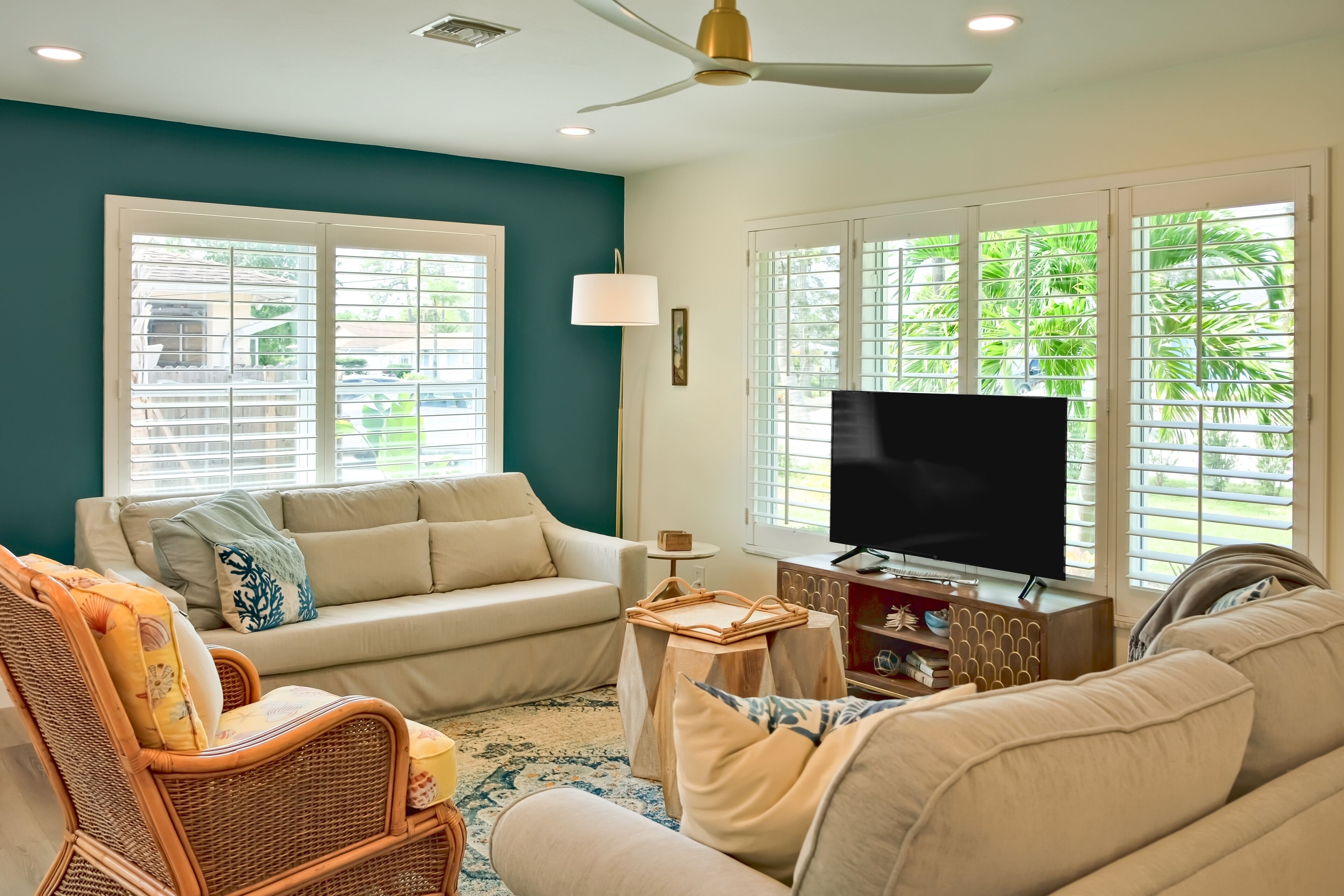 Charming, Bohemian-styled home with lanai, patio, & private washer/dryer