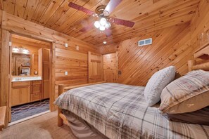 8 bedrooms, free WiFi, bed sheets