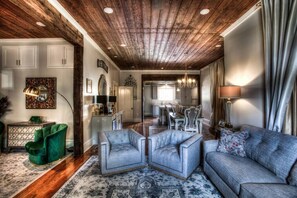 TV - Historic Galveston House - 5 Min Walk To Beach! (Galveston)