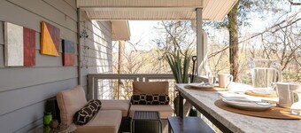 Pet Friendly Chalet, Tucked in the Trees and only three minutes from downtown!