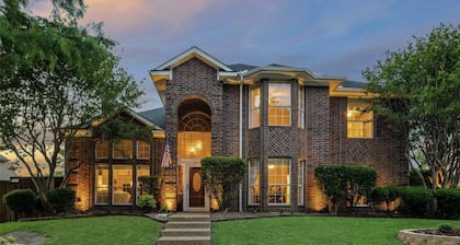 Amazing Modern and Relaxing Home with Pool and HOT TUB HEATED!!
