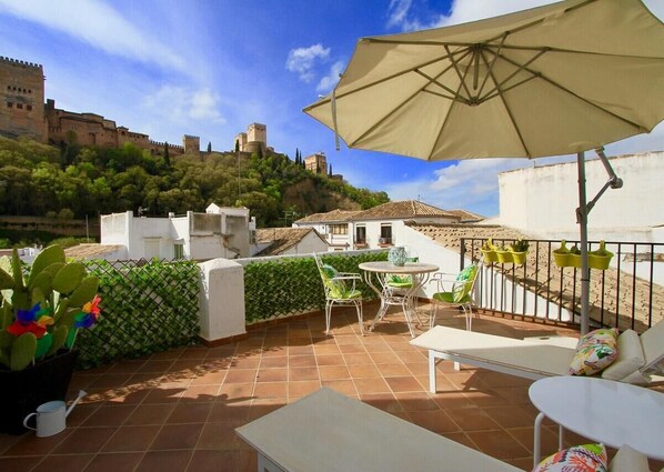 屋外ダイニングエリア